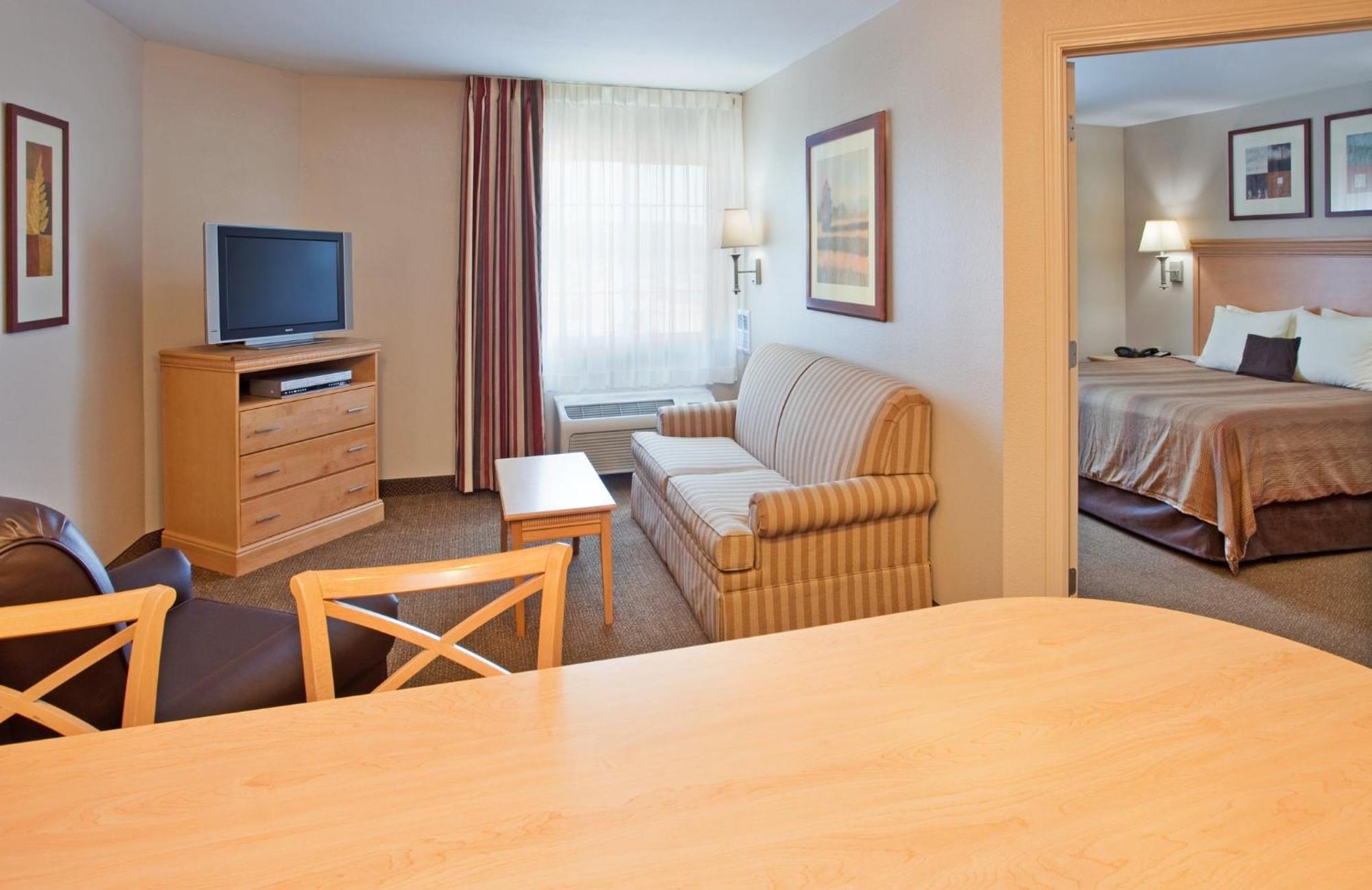 Candlewood Suites Junction City - Ft. Riley By Ihg Esterno foto